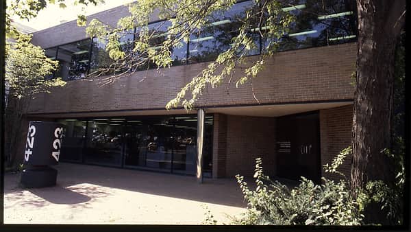A view of the entrance to the Central Ohio Orthopedic Clinic and Physical Therapy East building
