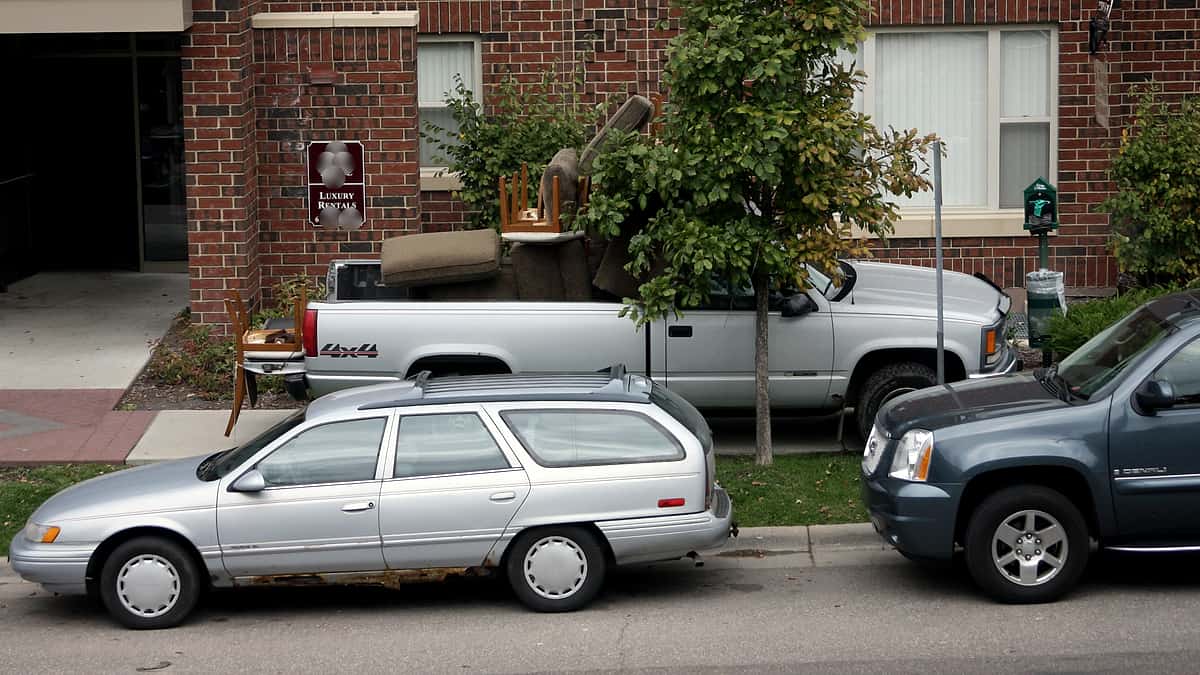 Nice Parking Job. Near Berry Place Apartments in Saint Paul, Minnesota